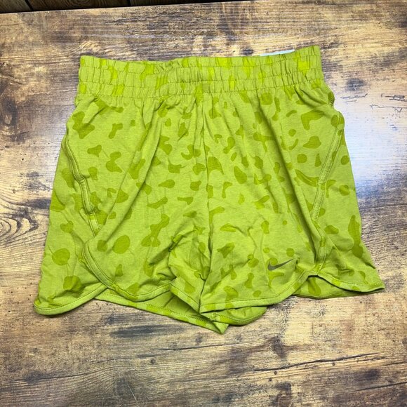 Nike Dri-Fit Kids Running Shorts Large Lightweight Breathable Loose Fit Yellow C - Picture 1 of 9